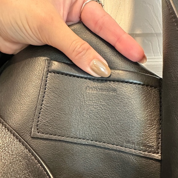 Reformation Oversized Vittoria Tote - Picture 4 of 5